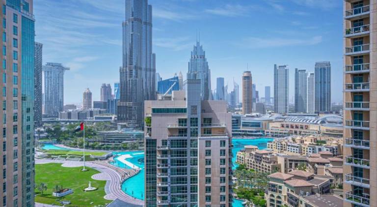 Rental apartment with pool & terrace | Close to Burj Khalifa | Perfect for remote work — photo 5