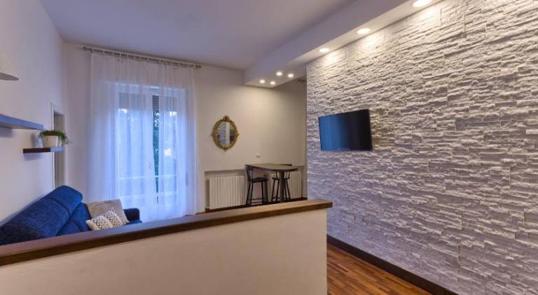 Holiday apartment with terrace & yard — photo 4
