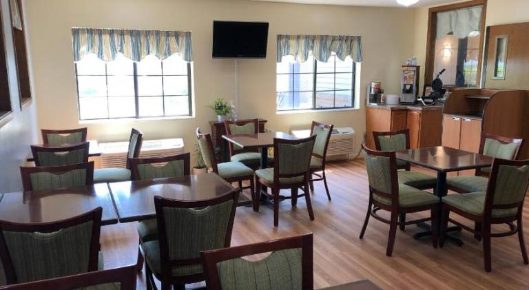 Days Inn by Wyndham Iron Mountain — photo 4