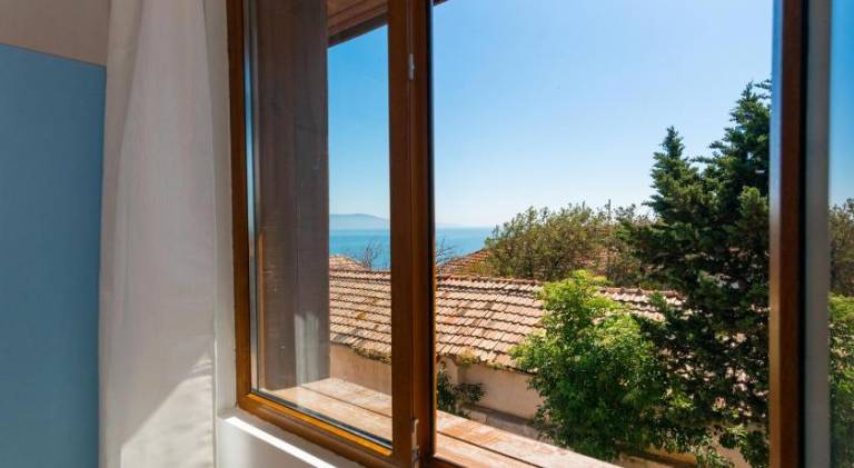 Royal Blue Apartments with Sea View in Old Nessebar — photo 4