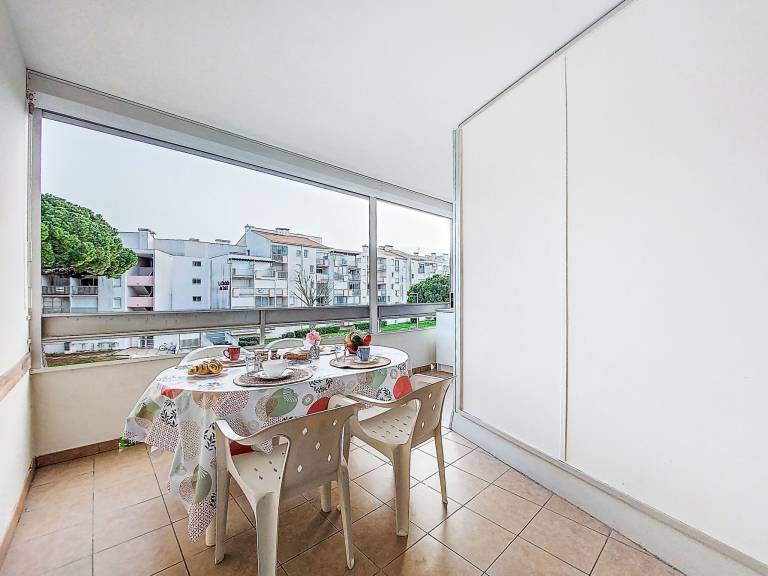 Family-oriented pleasant rental apartment with terrace | Close to the beach | Dogs allowed — photo 4