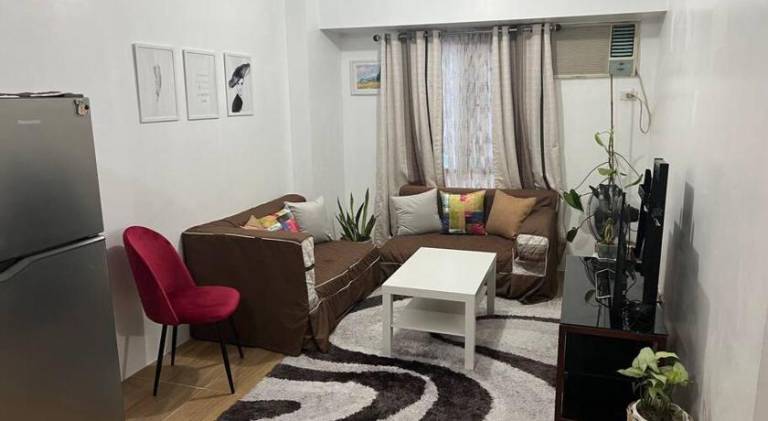 Convenient 2-Bedroom Condo Unit in the Metro — photo 2