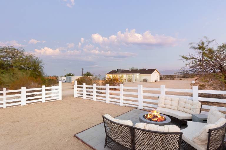 Child-friendly charming house with barbecue, jacuzzi & private pool | Mountain view | Dogs allowed in San Bernardino, CA
