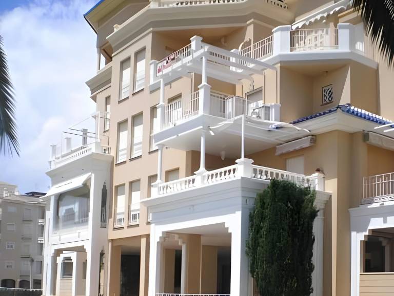 Holiday apartment with private pool, terrace & yard | Beach nearby | Pets are welcome in Ayamonte