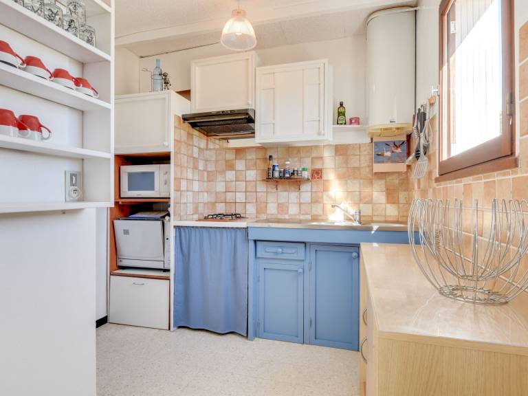 Holiday apartment with patio — photo 3