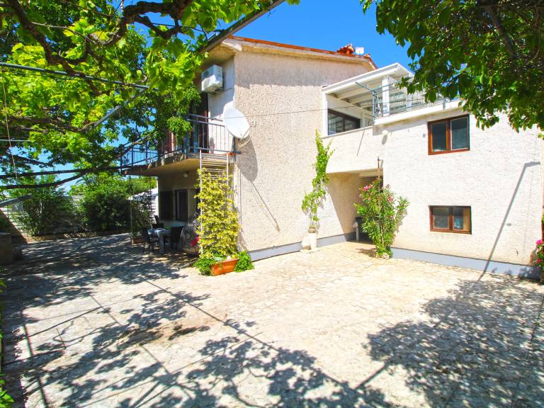 Charming holiday apartment with barbeque & patio | Close to the beach | Dogs allowed — photo 4