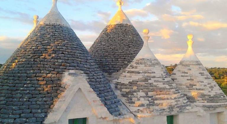 House with barbecue, terrace & garden in Cisternino