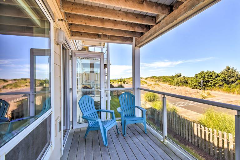 Westport Condo w/ Saltwater Pool: Steps to Beach! — photo 2