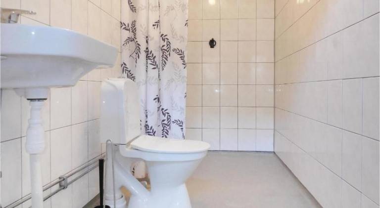 Holiday apartment with 2 rooms for 6 persons — photo 4