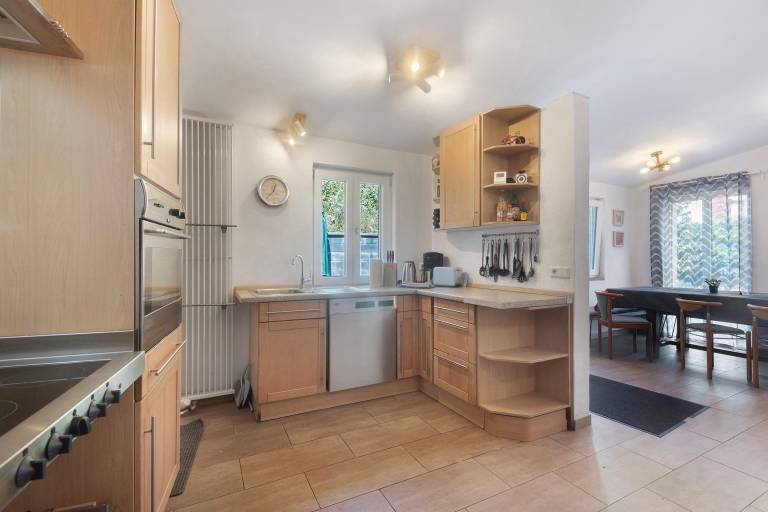 Worker Accommodation 'Alte Münze' with 3 Bedrooms, 3 Bathrooms, and Parking — photo 4
