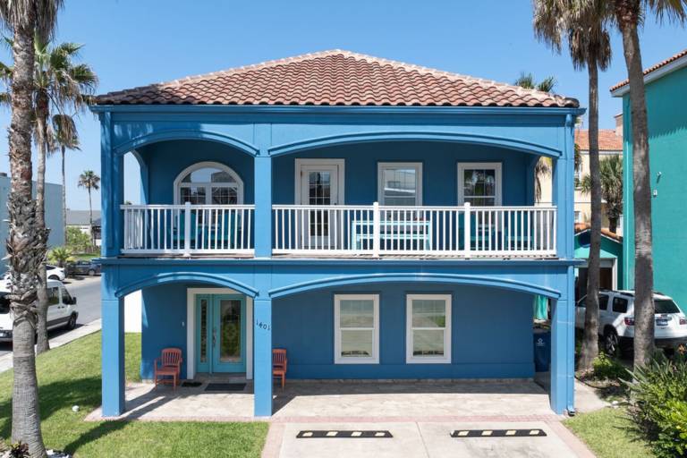 Child-friendly pleasant vacation home with pool, yard & patio | Beach nearby | Dogs allowed — photo 2