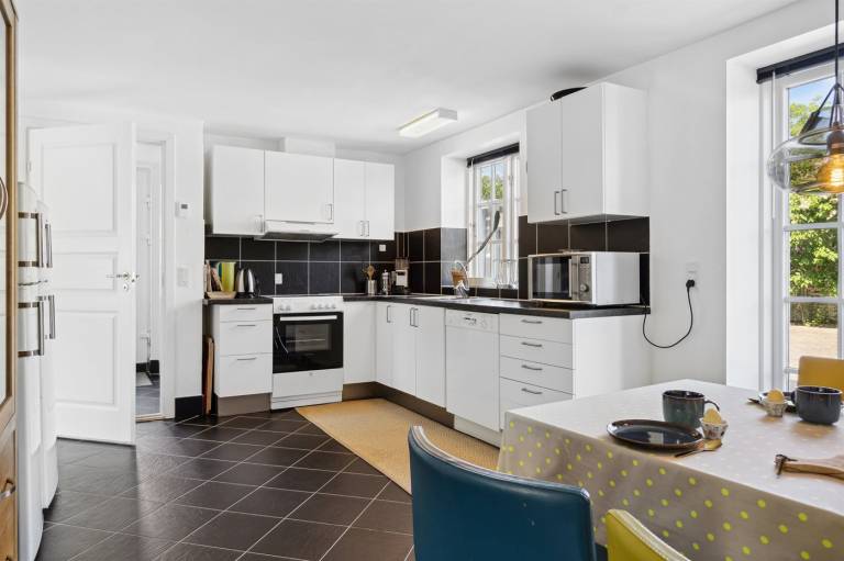 Fully equipped beautiful holiday apartment with hot tub & terrace | Dogs allowed — photo 4
