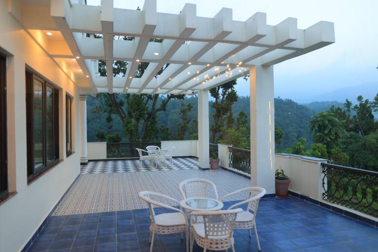 Vacation home with yard, grill & pool | Perfect for remote work — photo 3