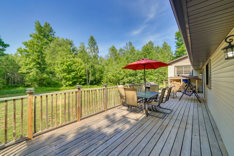 Champion Vacation Rental with Fire Pit! — photo 3