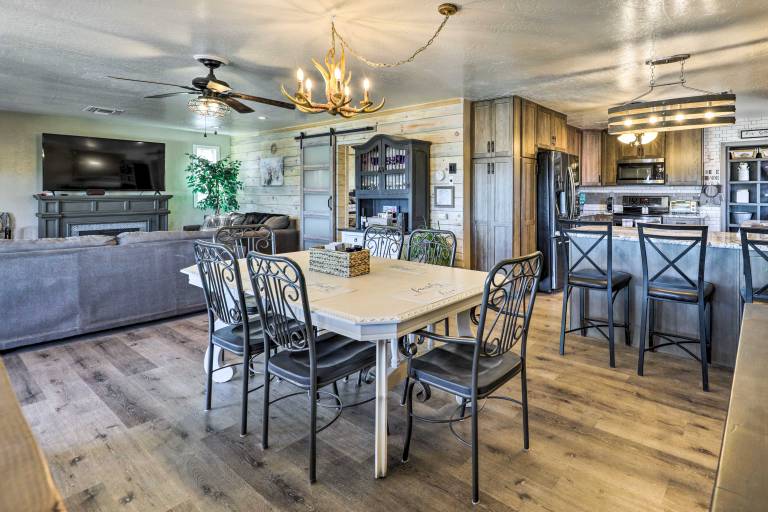 Hot Tub & Deck: Pet-Friendly Home in Payson — photo 2