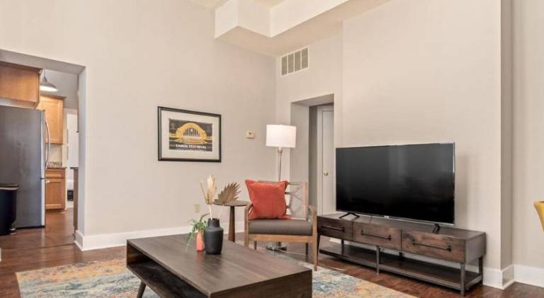 3-BR Soccer Stadium- Fast Drive to OTR - Downtown in Cincinnati, OH