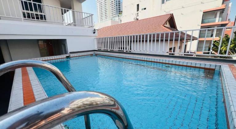Apartment with pool & patio | Near Big Buddha — photo 3