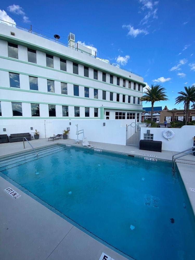 Streamline Hotel — photo 4