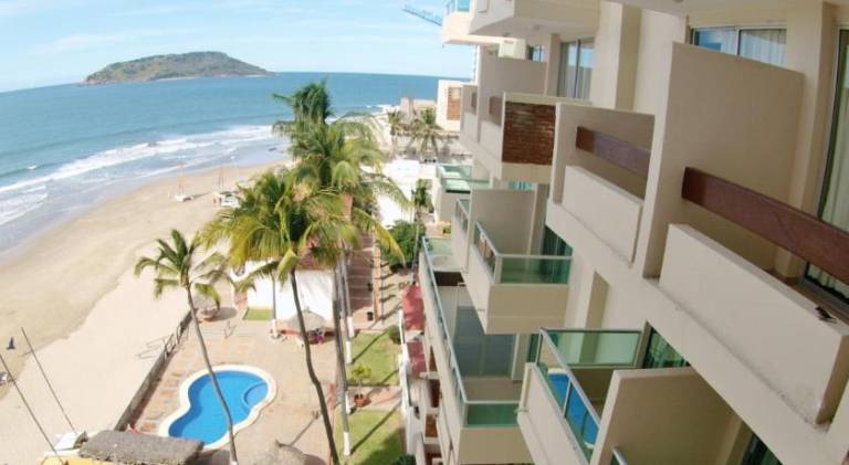 Las Flores Beach Resort — photo 5