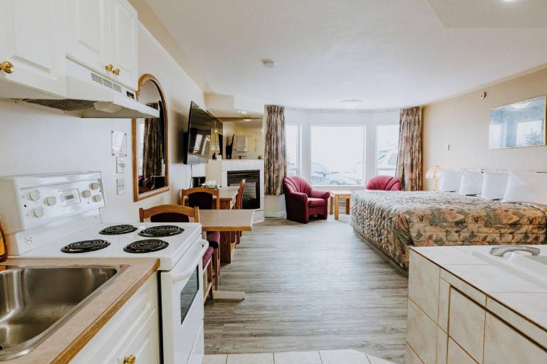 Western Budget Plus Mosaic Suites — photo 4