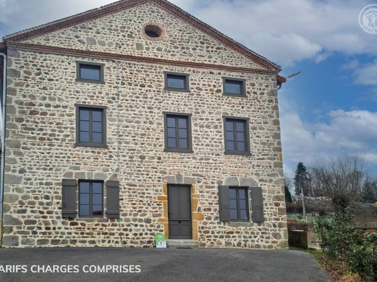 Cottage with grill in Moulins