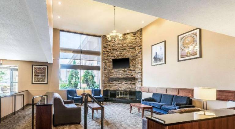 Comfort Inn Lansing West — photo 2
