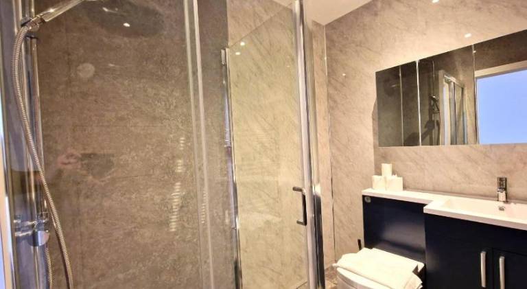 Rental apartment with 4 rooms for 7 persons — photo 2