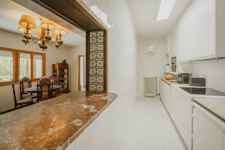 Rural House 'Casa Agapito Marazuela' with Mountain Views, Private Garden, and Wi-Fi — photo 4