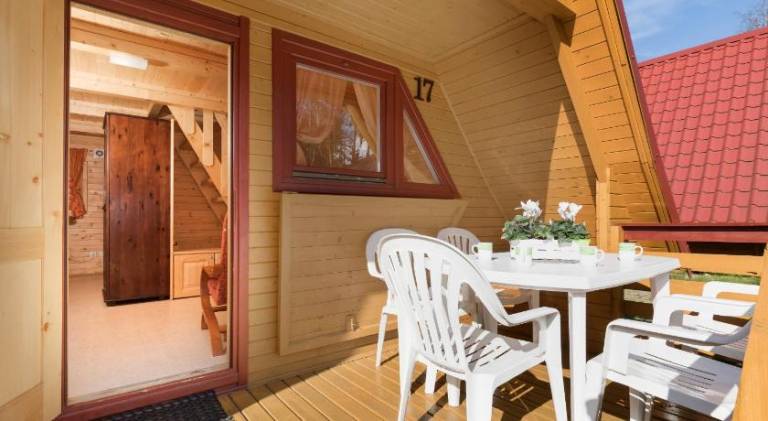Lodge with BBQ, terrace & yard — photo 4