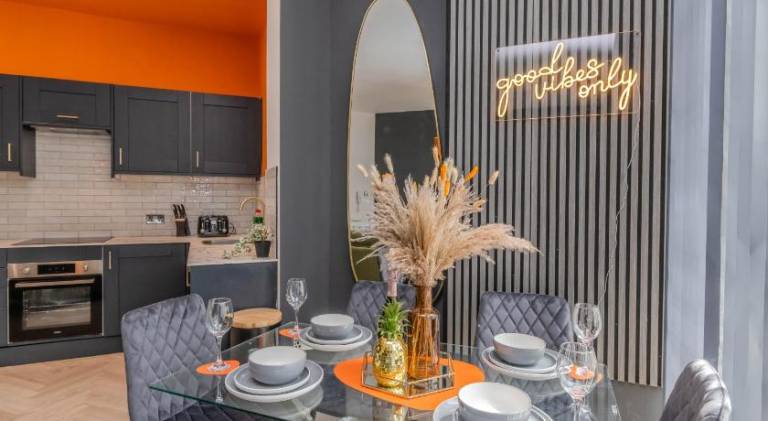Perfect Holiday Apartment I 3 Bedroom I Next To Beach I Sleep 10 — photo 4