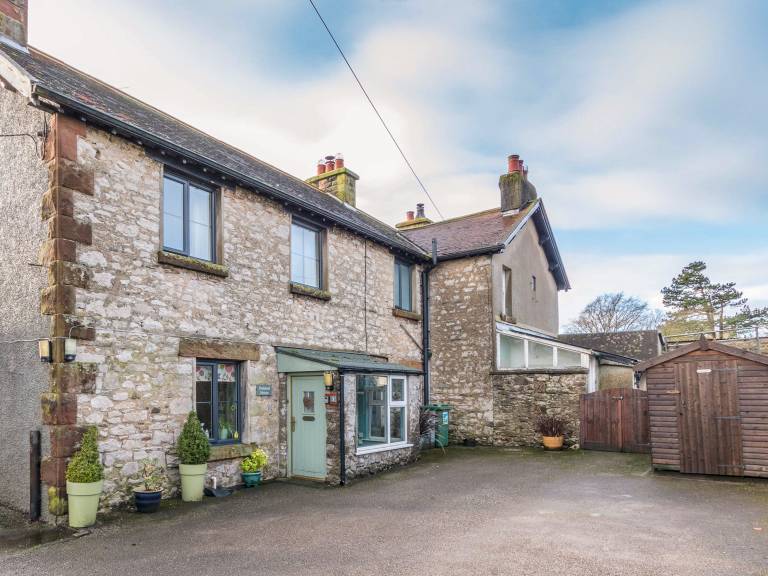 Children-friendly cottage with yard & terrace | River view | Dogs allowed — photo 2