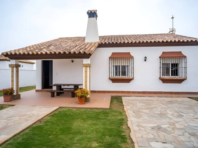 Rental apartment with fast internet & BBQ | Sea view — photo 4