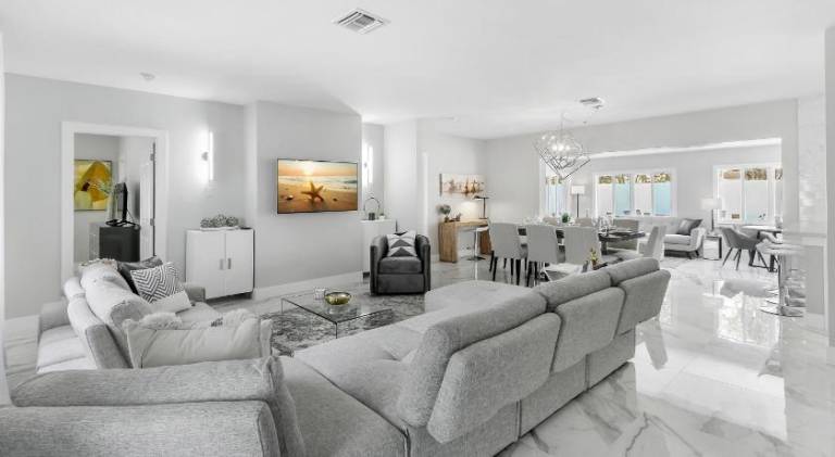 House with pool in Fort Lauderdale, FL
