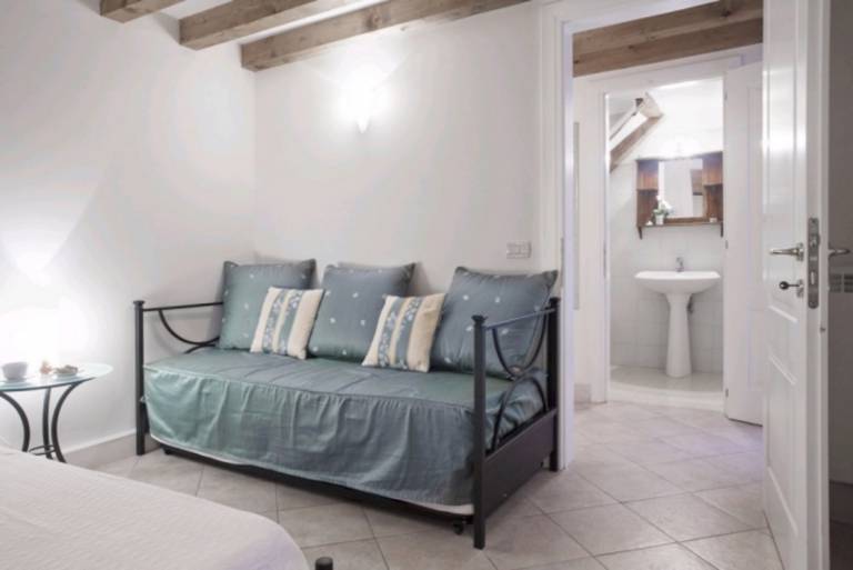Apartment with yard | Close to Rialto Bridge | Pet-friendly — photo 5