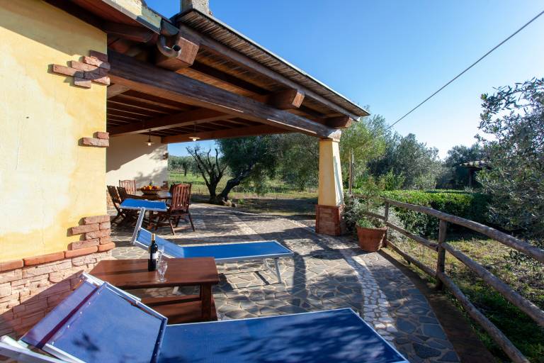 Pet-friendly Holiday Apartment "Tipica Casa di Campagna - Orosei" with Terrace & Shared Garden in Teo
