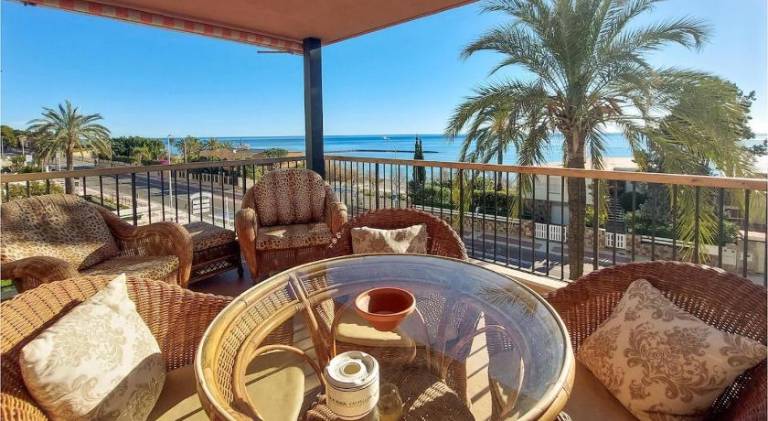 Holiday apartment with 3 rooms for 6 persons in Benicassim