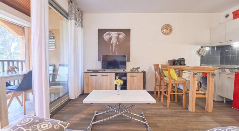 Beautiful apartment with pool | Pet-friendly — photo 4
