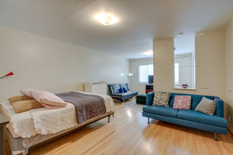 Cozy Oakland Studio Rental 13 Mi to San Francisco