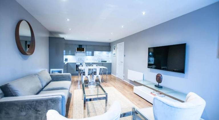 Stunning 2 Bed Merchant City Apartment with Residents Parking (Bell 2) in Glasgow
