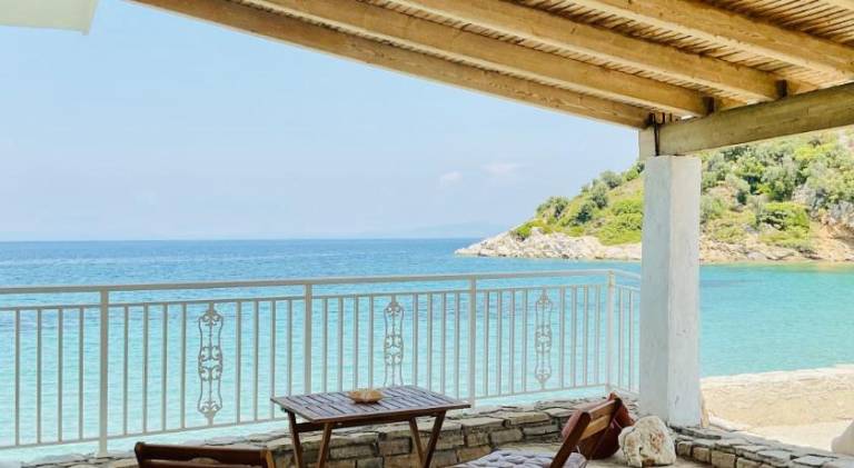 Wonderful holiday apartment | Next to the beach | Pets allowed in Samos