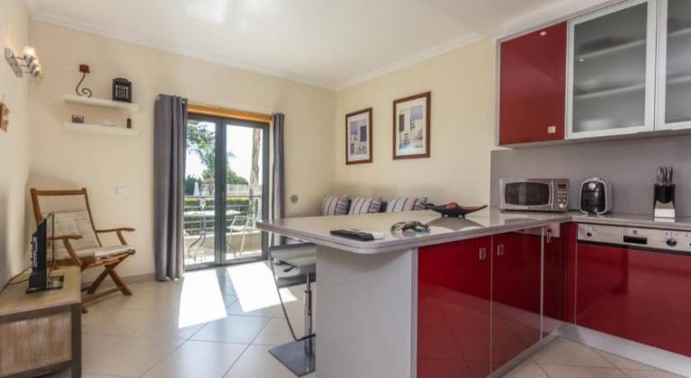 Rental apartment with garden & pool — photo 3