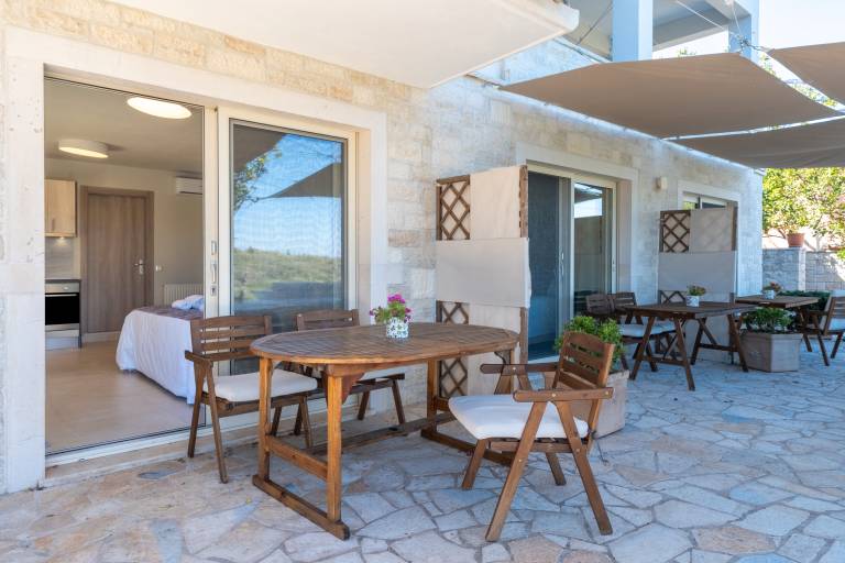 Studio flat Paxos