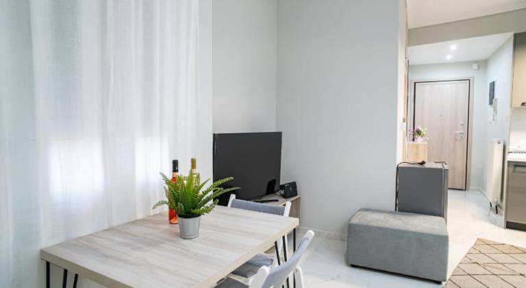 Rental apartment with terrace | Near Church of the Holy Apostles | Good for workation | Pets are welcome — photo 2