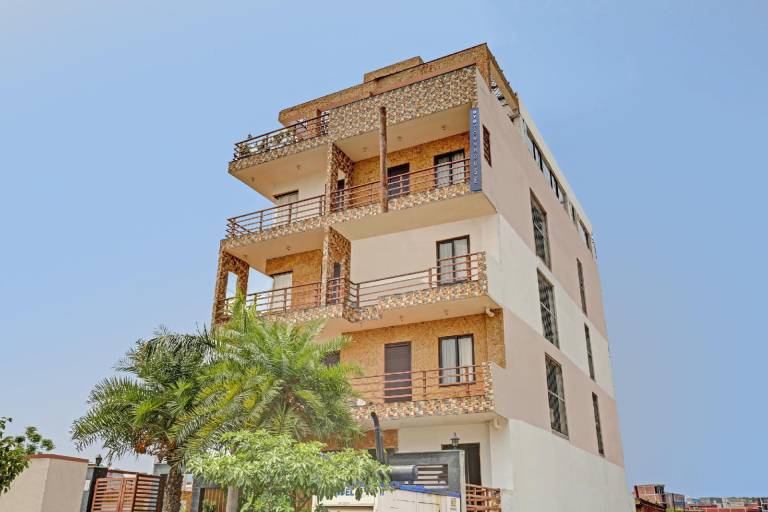 Hotel O Knights Inn in Noida