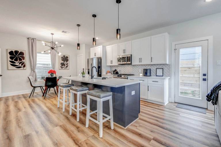 Explore Houston! Pet-Friendly Home Near Downtown — photo 2