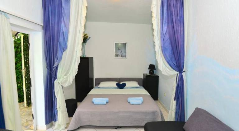 Rental apartment with terrace, garden & BBQ | Next to Diocletian's Palace — photo 2