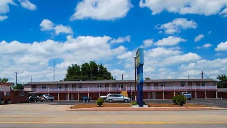 American Inn & Suites Childress in Childress, TX