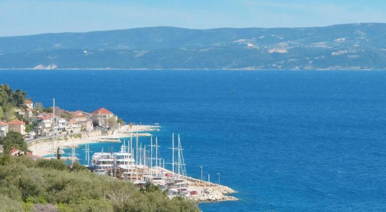 Wonderful apartment with garden, patio & grill | Pets are welcome in Podstrana