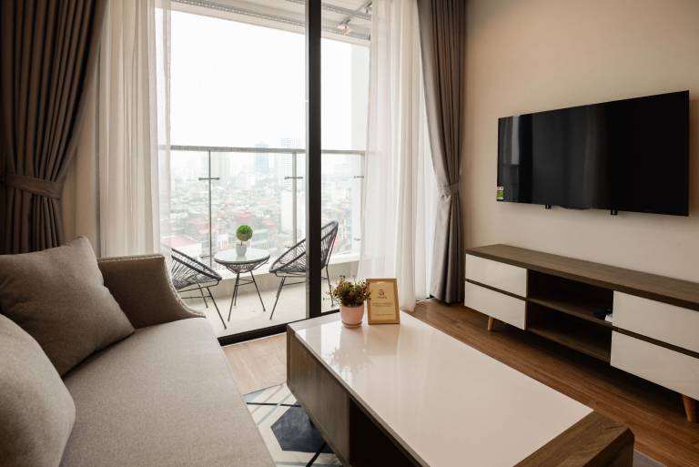 Apartment with hot tub & pool | Perfect for remote work — photo 2