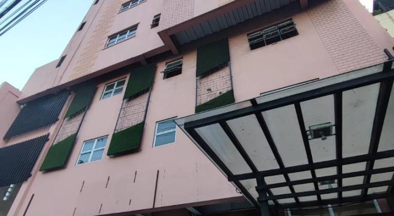 Serviced apartment with pool & terrace — photo 4